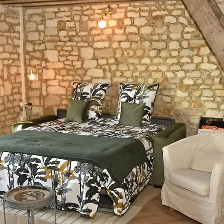 Maisonnette Du Bonheur - Vue Campagne - Baignoire Balneo 32 Jets - Lits Queen Size
