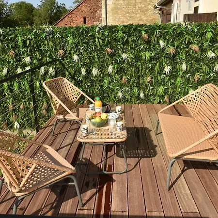 Maisonnette Du Bonheur - Vue Campagne - Baignoire Balneo 32 Jets - Lits Queen Size Holiday home