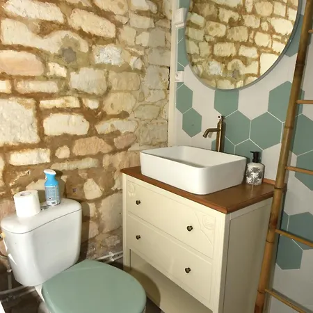 Holiday home Maisonnette Du Bonheur - Vue Campagne - Baignoire Balneo 32 Jets - Lits Queen Size *