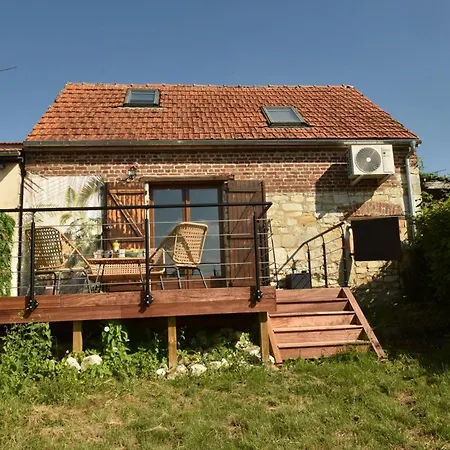 Maisonnette Du Bonheur - Vue Campagne - Baignoire Balneo 32 Jets - Lits Queen Size Holiday home Vadencourt (Aisne)